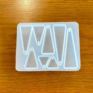 8 cavity trangle mould min qty 12pcs..UN. SKU: SRN260