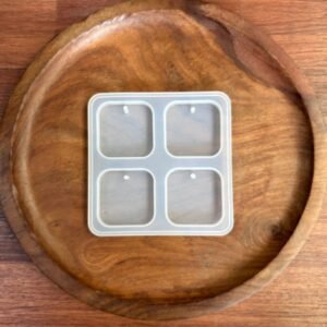 4pcs keychain Square mould min qty12pcs..Po. SKU: SRN273